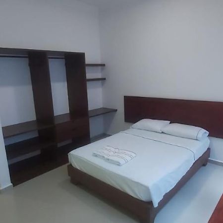Tapir Hotel Leticia Buitenkant foto