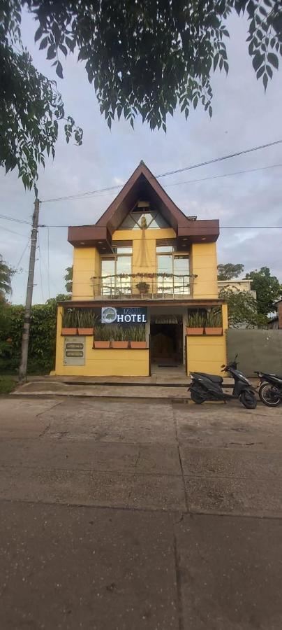 Tapir Hotel Leticia Buitenkant foto
