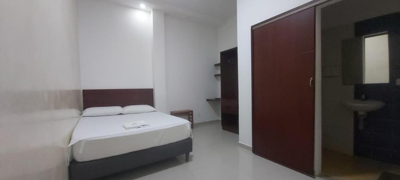 Tapir Hotel Leticia Buitenkant foto